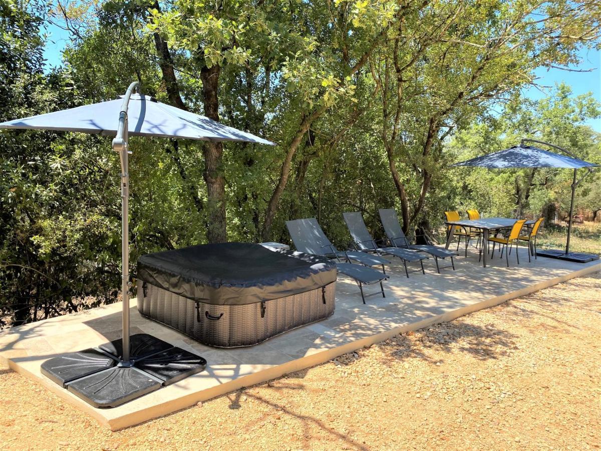 Appartement De Charme Avec Jaccusi Vezenobres 外观 照片