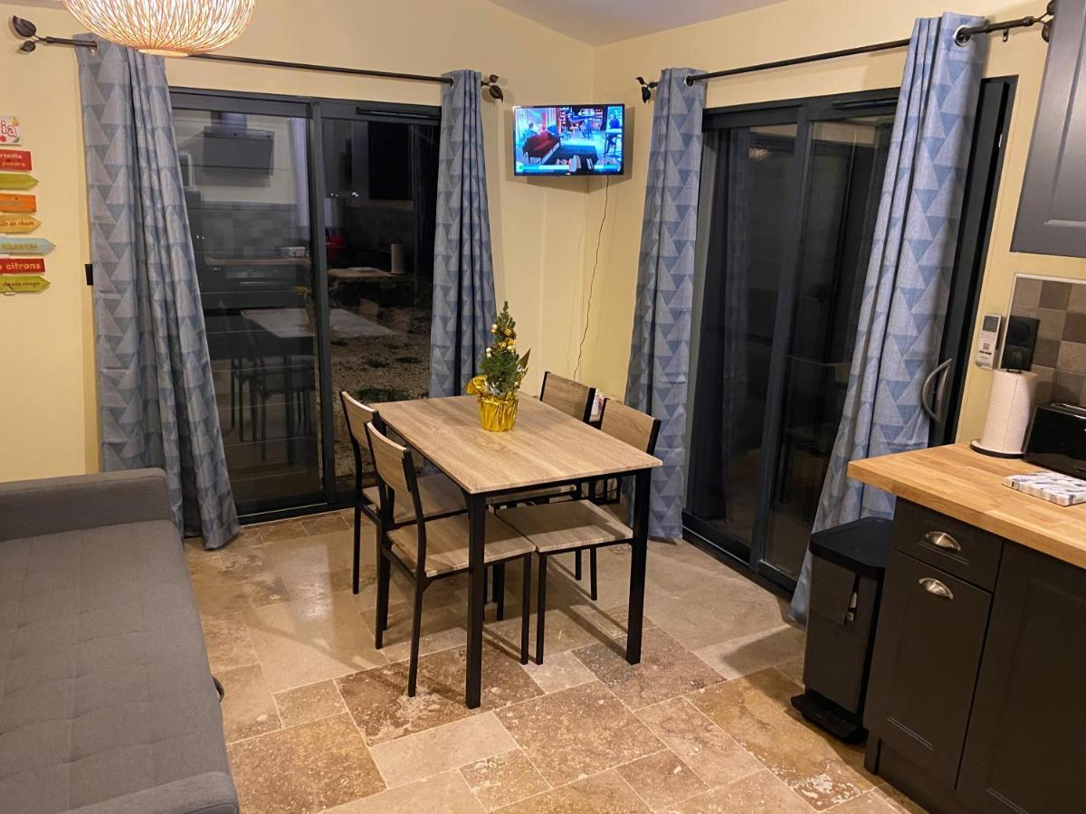 Appartement De Charme Avec Jaccusi Vezenobres 外观 照片