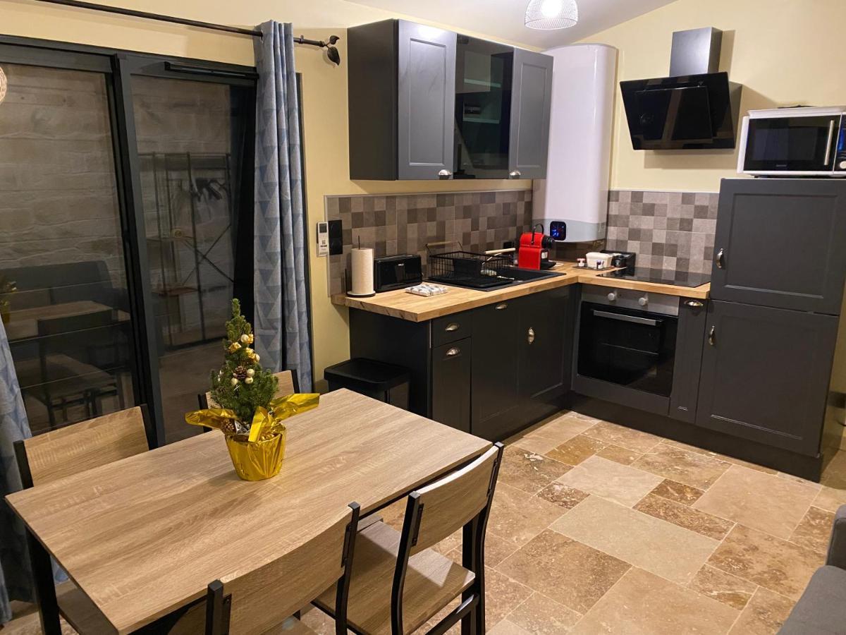 Appartement De Charme Avec Jaccusi Vezenobres 外观 照片